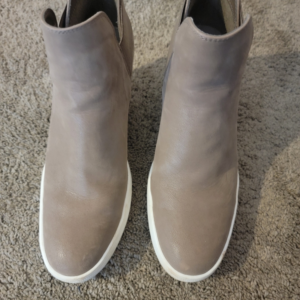 Wedge shoes